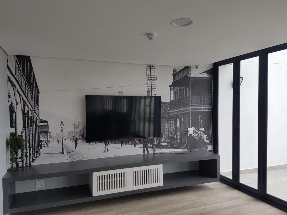 Luxury Woodstock Apartment *